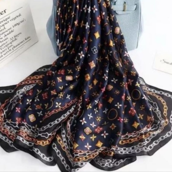 Miss Ezra - Women Long Scarf available in 3 colors - Picture 5 of 5